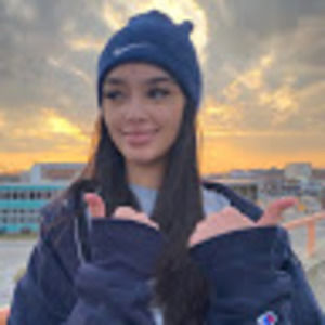 Meet your Posher, Alexis